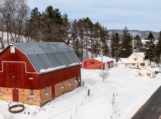 S921 Sveum Ridge ROAD, Coon Valley, WI 54623