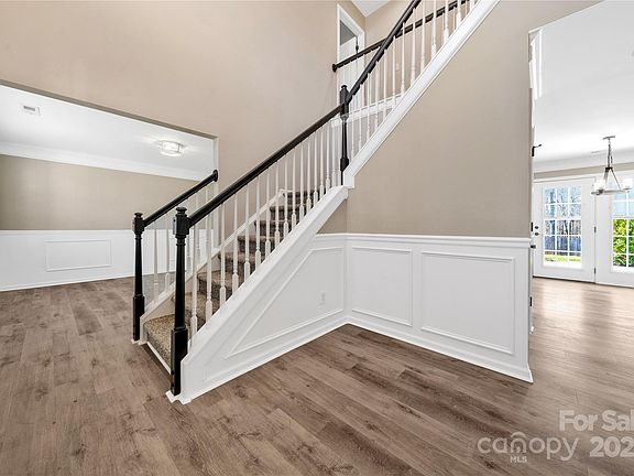 3rd image of 3914 Edgeview Dr