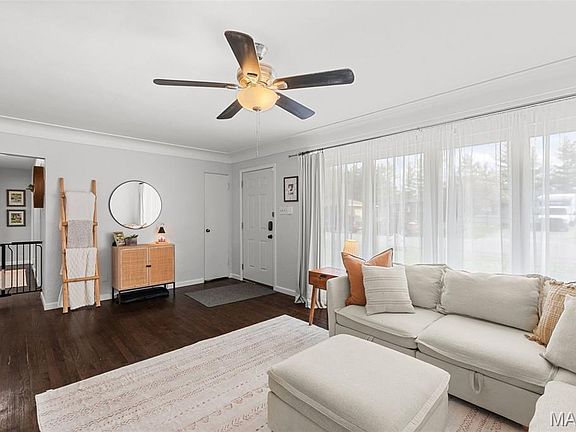 5th image of 204 Southgate Dr