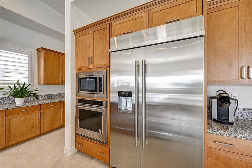 Top of the line Fridge and Freezer with Ice and water