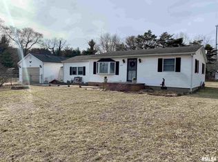 305 S Jefferson St, Manito, IL 61546
