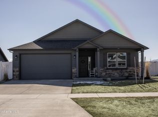 6220 W Irish Cir, Rathdrum, ID 83858