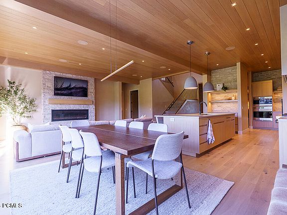 3rd image of 355 E Rockwell Cir
