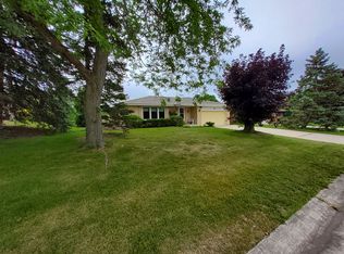 5152 Maplewood Dr, Greendale, WI 53129