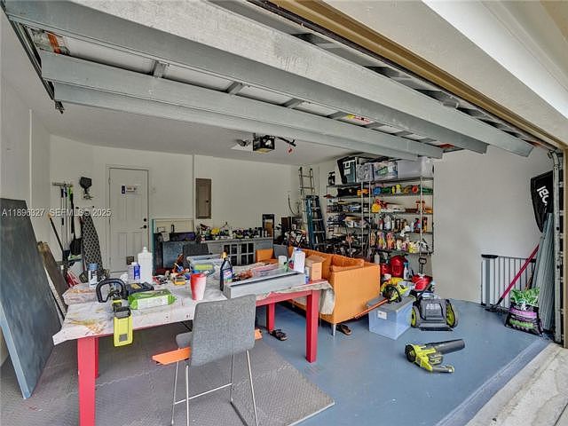 1st image of 1725 Winterberry Ln #1725