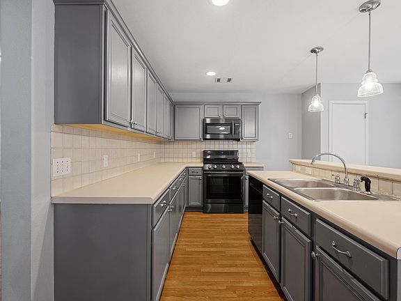2nd image of 9507 Woodvale Dr
