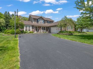 1296 Lakeville Ln, Webster, NY 14580