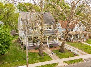 909 W Wood St, Bloomington, IL