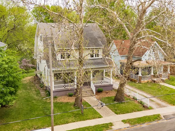 909 W Wood St, Bloomington, IL 61701