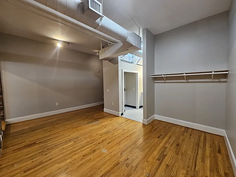 1417 Market St #26 — Photo 12
