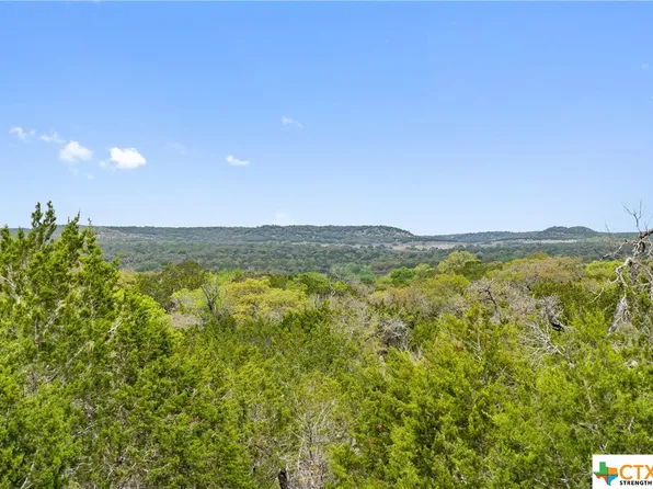 1200 Lipon Apache Run, Blanco, TX 78606