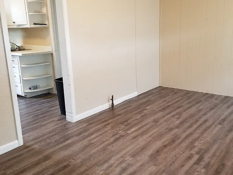 2044-2050 S Broadway St #2056 — Photo 3