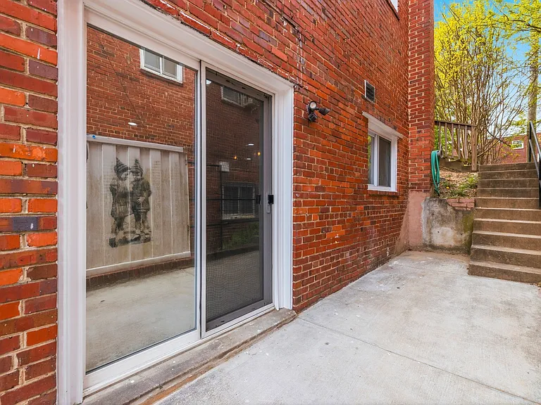 204 Webster St NE #1 — Photo 26