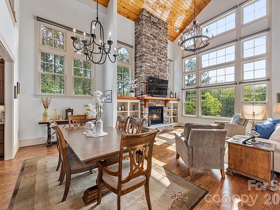 3rd image of 18321 Rosapenny Rd