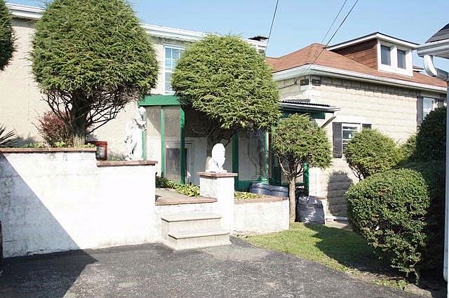 2nd image of 4008 Schroeder Ave #B