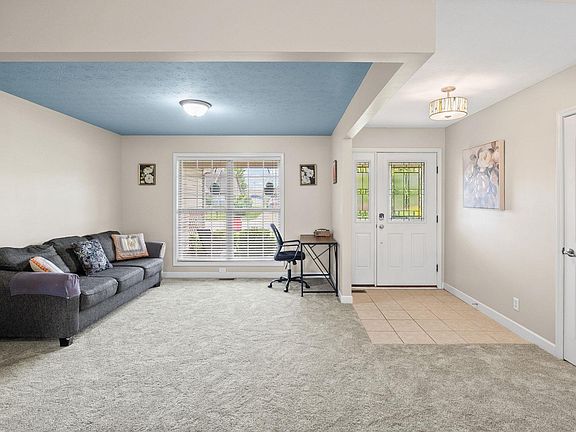5th image of 378 Buchanan Dr