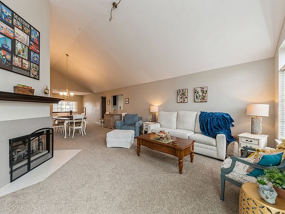 4th image of 441 Cromwell Cir
