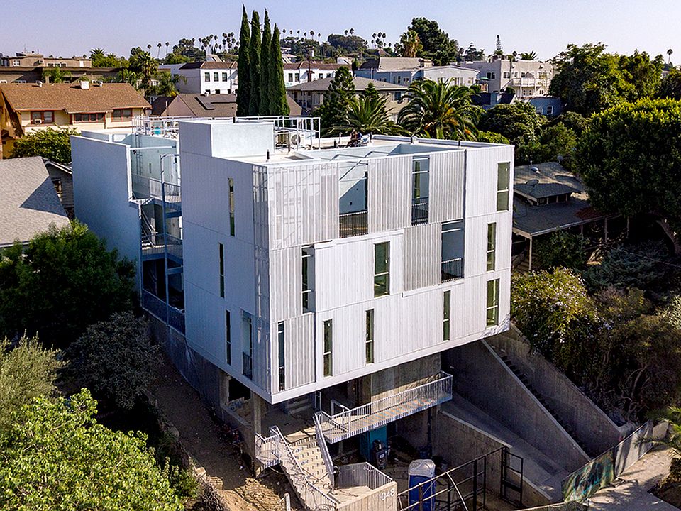 Building Photo 5
