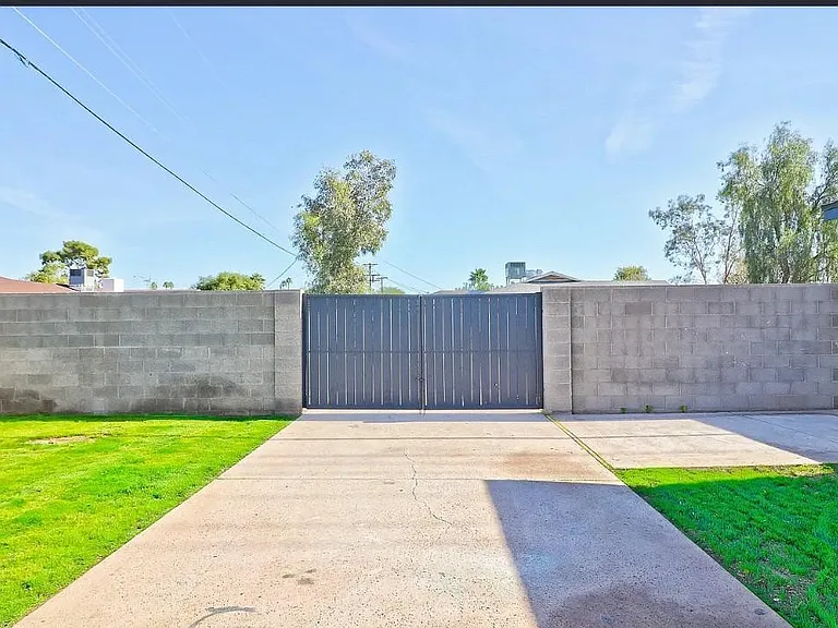 8144 E Fairmount Ave — Photo 36