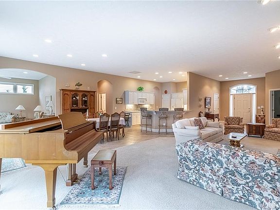 4th image of 7425 Forest Creek Dr
