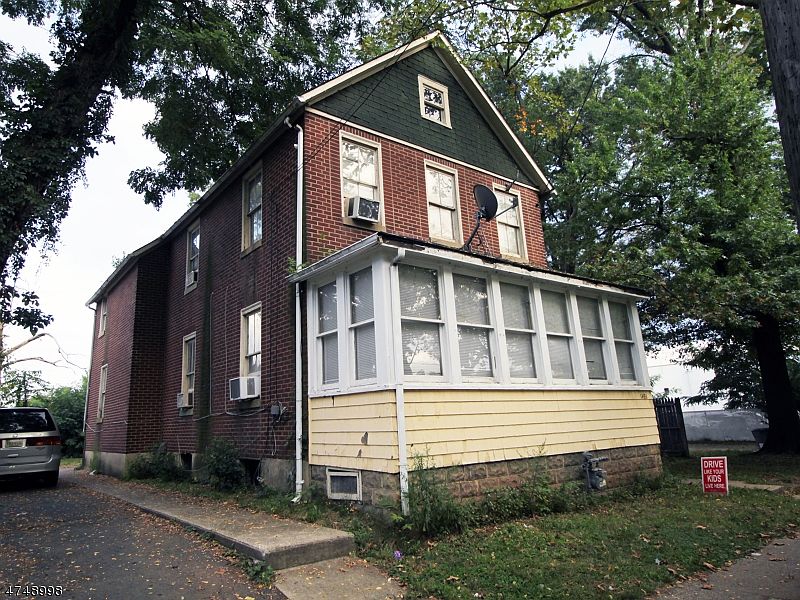 2nd image of 1481 Lawrence St