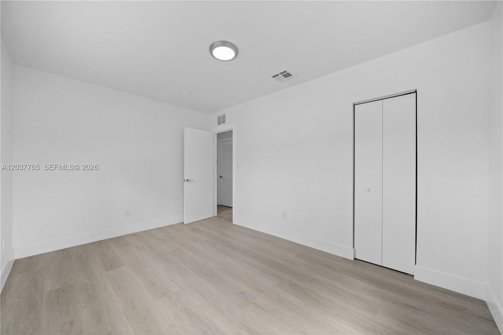 2983 NW 1st St, photo 8