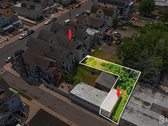 3rd image of 181 State St