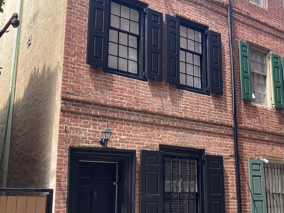 1st image of 150 N Bread St