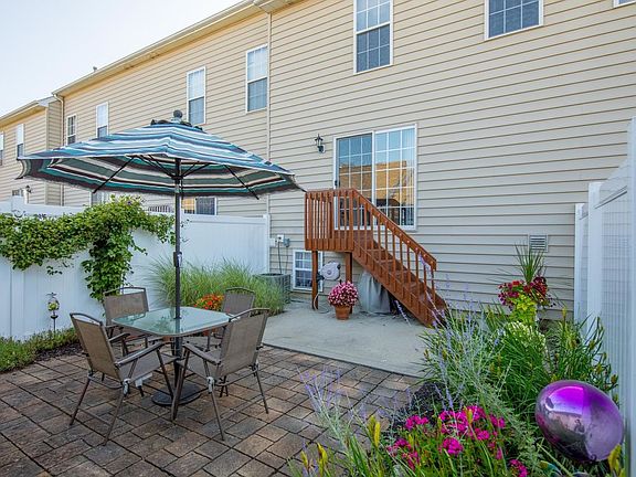 2nd image of 5301 Royal Arch Cascade Dr