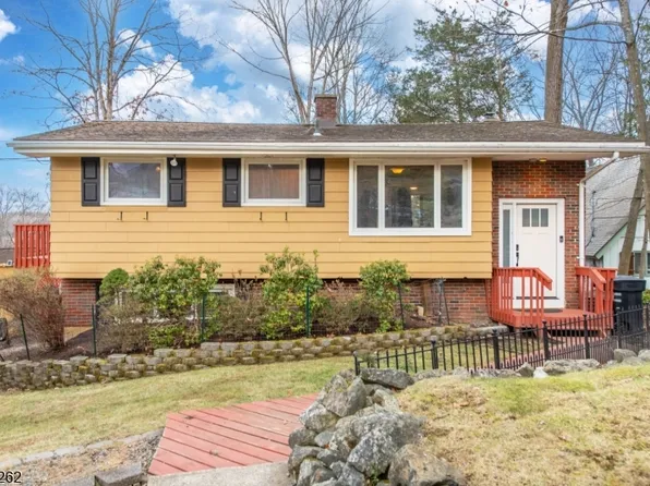 39 Sherwood Forest Dr, Byram Twp., NJ 07821