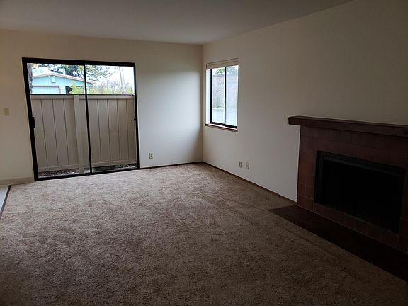 2nd image of 2424 San Luis St
