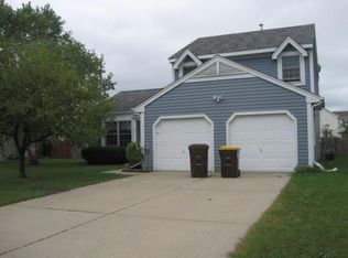 897 Dartmoor Dr, Crystal Lake, IL 60014