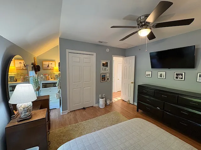 1074 Ocean Pkwy — Photo 14