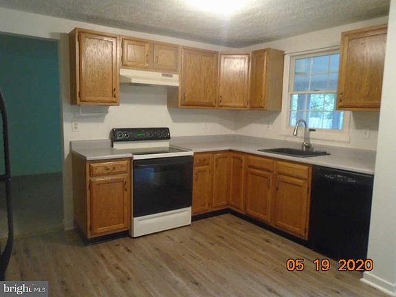 5th image of 1040 Omar Dr