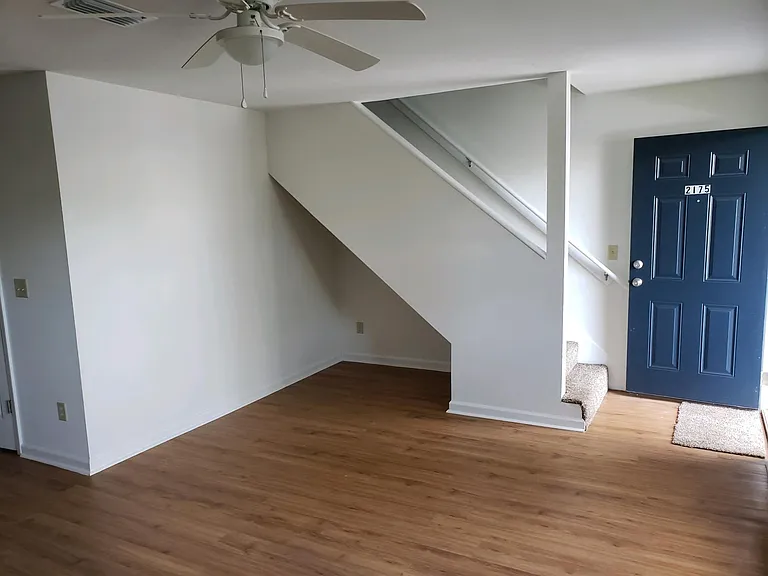 2175 Timberwood Cir S — Photo 2