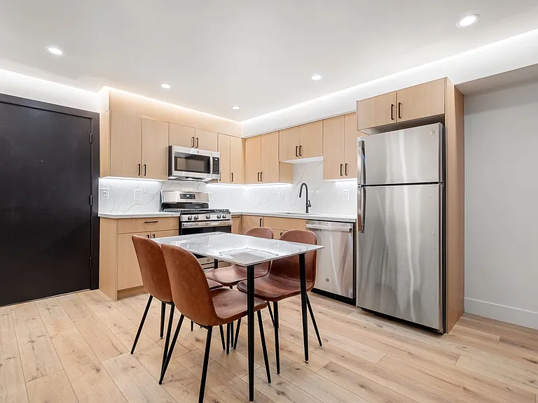 2520 Regent St — Photo 5