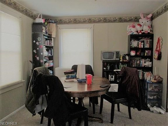 5th image of 1367 Meadowbrook Ave SE