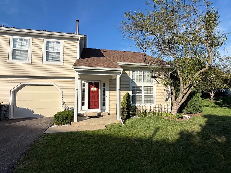 371 Wisteria Dr — Photo 1