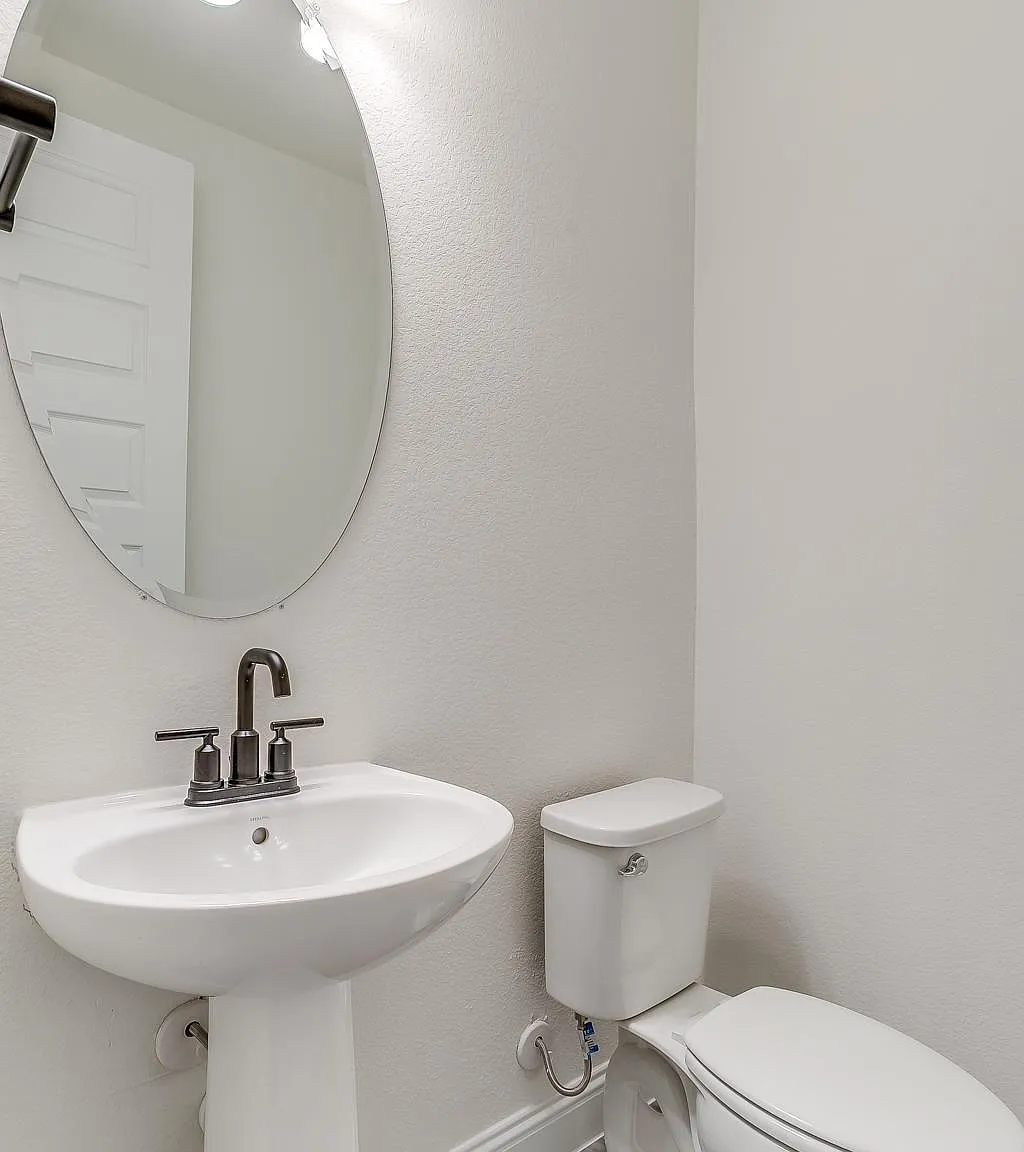 4 bed, 3.5 bath, 4461 sqft, $5,150 — Photo 2