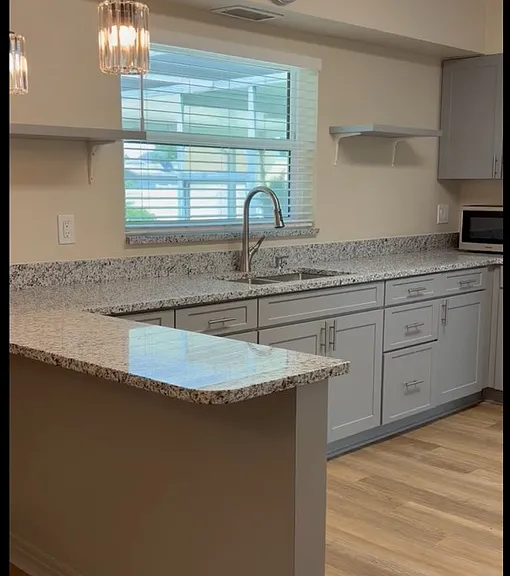 1109 W Plymouth St — Photo 16