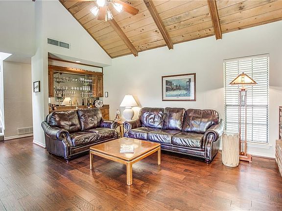 3rd image of 231 Canyon Valley Dr
