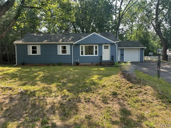 5684 Mapleton Dr, Utica, NY 13502