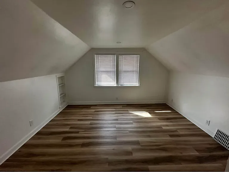 3420 S 19th St — Photo 3