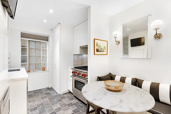 Sold by Compass | media 19