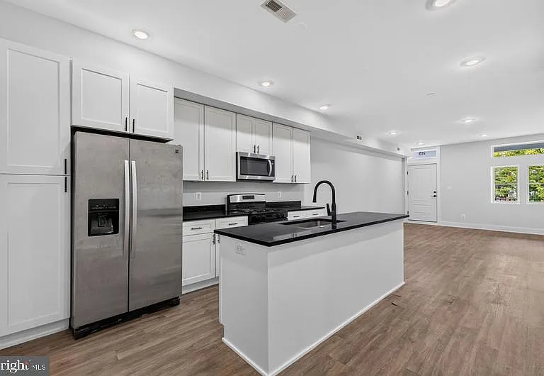 213 Seaton Pl NE #2 — Photo 14
