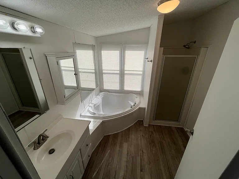 4314 Lake Front Blvd — Photo 11