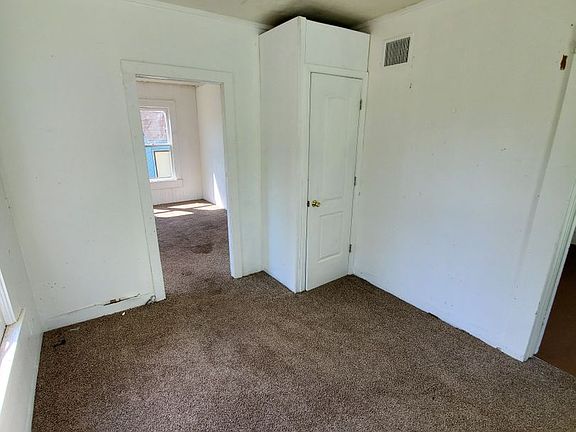 4th image of 3131 Lillian St