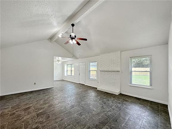 3rd image of 1550 Sunset Dr