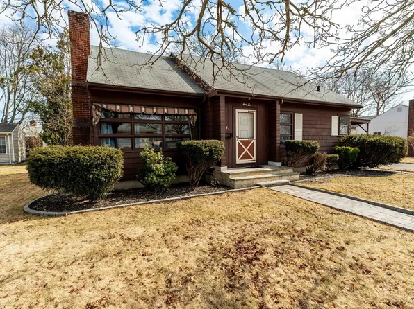 46 Burns St, New Bedford, MA 02740