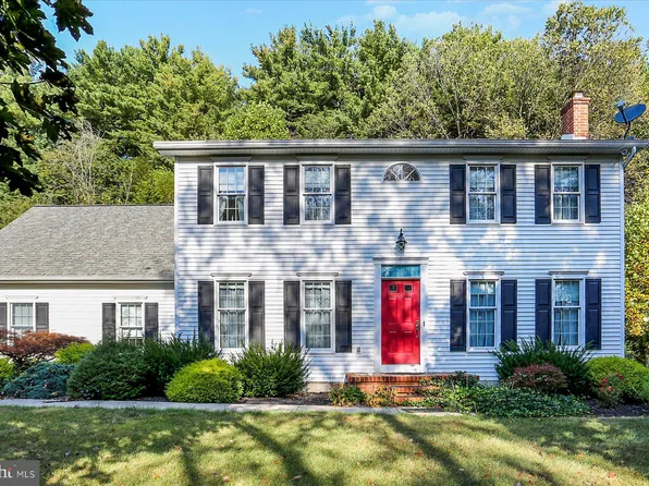 17 Birch Dr, Thompsontown, PA 17094